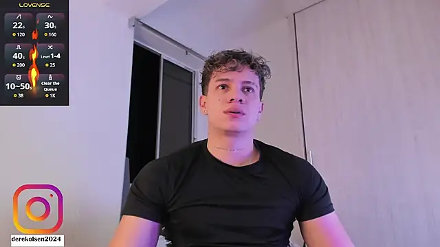 Snapshot of DerekOlsen chatting on October 28, 2025, 1:06 am DerekOlsen online show from October 28, 2025, 1:06 am