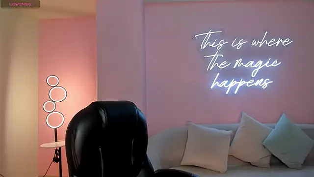 Snapshot of CelestePalmer_ chatting on October 9, 2025, 10:16 am CelestePalmer  online show from October 9, 2025, 10:16 am