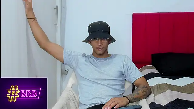 dominic smith  online show from March 7, 2025, 3:51 am