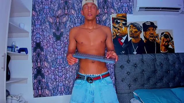 dominic smith  online show from February 6, 2025, 1:05 am