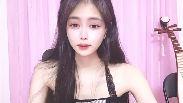 Snapshot of ---MIA--- chatting on October 10, 2025, 2:29 pm ---MIA--- online show from October 10, 2025, 2:29 pm