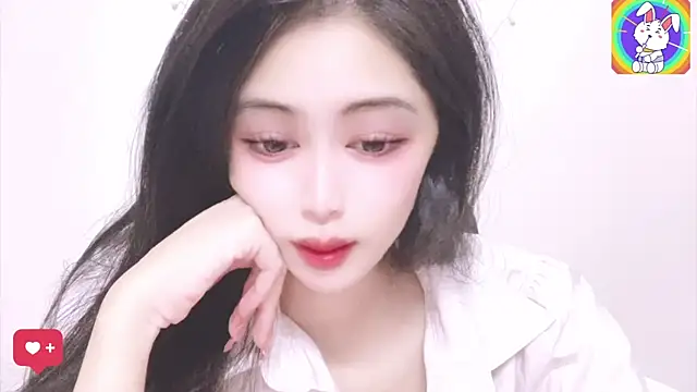 Snapshot of ---MIA--- chatting on September 19, 2025, 2:21 pm ---MIA--- online show from September 19, 2025, 2:21 pm