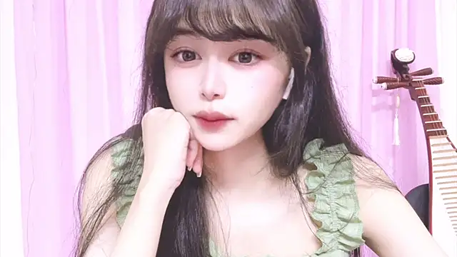 Snapshot of ---MIA--- chatting on October 12, 2025, 2:07 pm ---MIA--- online show from October 12, 2025, 2:07 pm