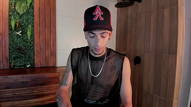 Snapshot of DrakeNeumann chatting on March 9, 2025, 2:18 am DrakeNeumann online show from March 9, 2025, 2:18 am