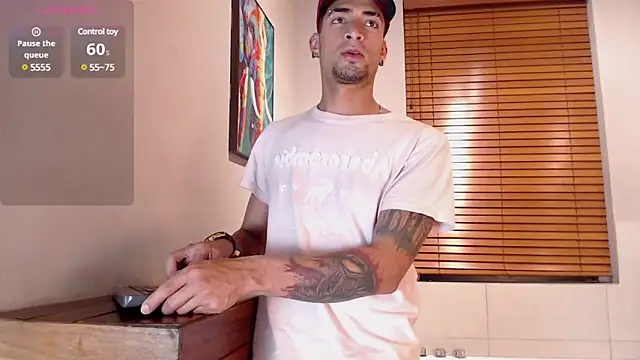 Snapshot of DrakeNeumann chatting on February 28, 2025, 3:48 am DrakeNeumann online show from February 28, 2025, 3:48 am