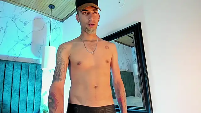 Snapshot of DrakeNeumann chatting on September 29, 2025, 3:35 am DrakeNeumann online show from September 29, 2025, 3:35 am