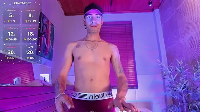 Snapshot of DrakeNeumann chatting on September 30, 2025, 3:56 am DrakeNeumann online show from September 30, 2025, 3:56 am