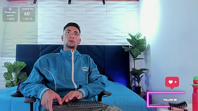 Snapshot of DrakeNeumann chatting on March 10, 2025, 3:34 am DrakeNeumann online show from March 10, 2025, 3:34 am