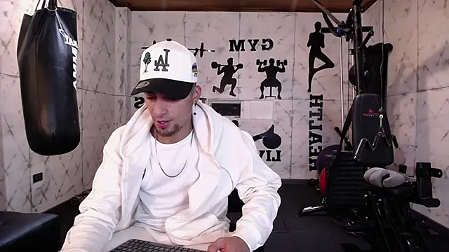 Snapshot of DrakeNeumann chatting on September 9, 2025, 3:49 am DrakeNeumann online show from September 9, 2025, 3:49 am