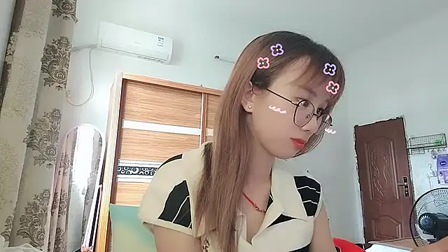 Snapshot of Lili_666 chatting on July 8, 2026, 2:24 am Lili 666 online show from July 8, 2026, 2:24 am