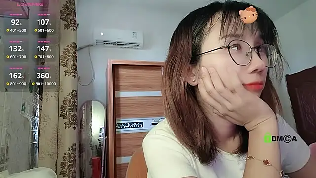 Snapshot of Lili_666 chatting on October 9, 2025, 7:42 am Lili 666 online show from October 9, 2025, 7:42 am