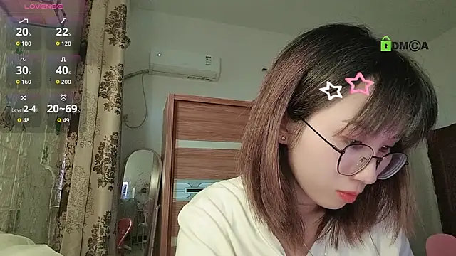 Snapshot of Lili_666 chatting on September 24, 2025, 8:43 am Lili 666 online show from September 24, 2025, 8:43 am