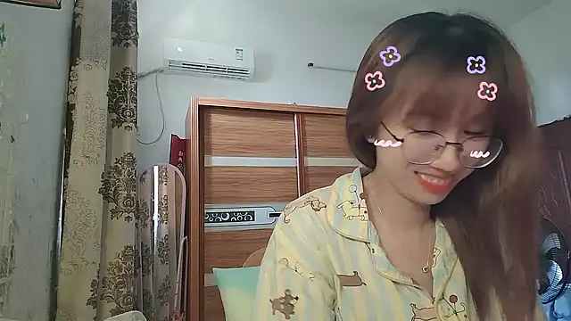 Lili 666 online show from May 25, 2026, 6:01 am