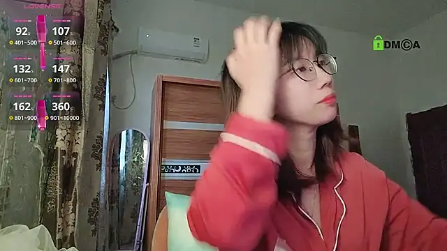 Snapshot of Lili_666 chatting on October 24, 2025, 10:53 pm Lili 666 online show from October 24, 2025, 10:53 pm