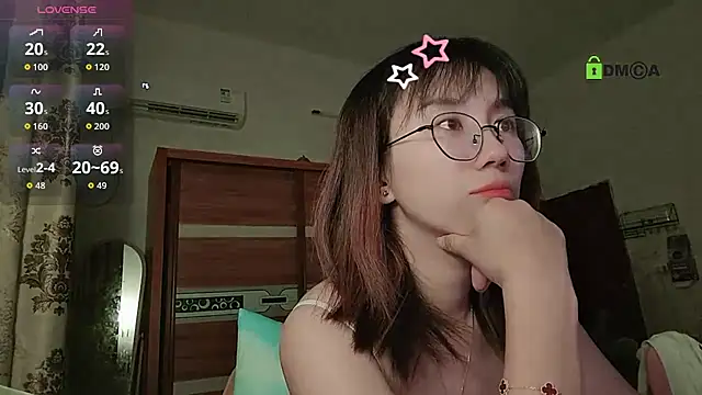 Snapshot of Lili_666 chatting on October 16, 2025, 5:21 pm Lili 666 online show from October 16, 2025, 5:21 pm