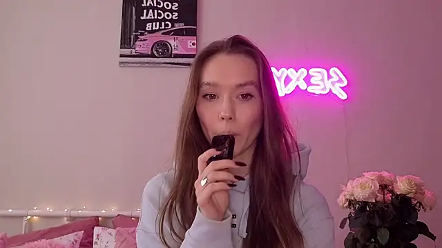 Snapshot of KateVon chatting on October 14, 2025, 9:21 am KateVon online show from October 14, 2025, 9:21 am