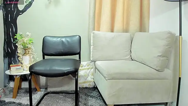 Miranda doll  online show from November 12, 2025, 12:20 pm