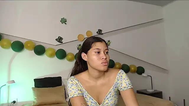 Snapshot of nami_hot04 chatting on March 18, 2025, 12:39 pm nami hot04 online show from March 18, 2025, 12:39 pm