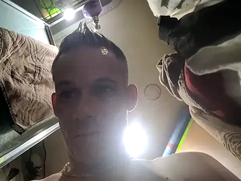 Snapshot of ILUV2TUCHMYKITTY chatting on October 5, 2025, 12:29 pm ILUV2TUCHMYKITTY online show from October 5, 2025, 12:29 pm