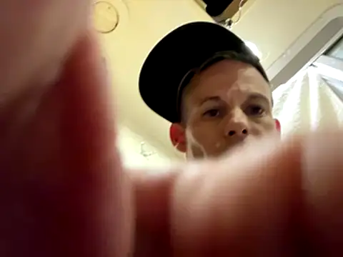 Snapshot of ILUV2TUCHMYKITTY chatting on October 26, 2025, 11:43 am ILUV2TUCHMYKITTY online show from October 26, 2025, 11:43 am