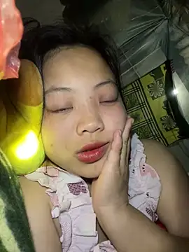 chaomay796xo online show from March 19, 2025, 3:29 pm