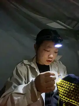 chaomay796xo online show from January 15, 2025, 1:20 pm