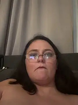 nicolelux33 online show from September 20, 2025, 4:50 am