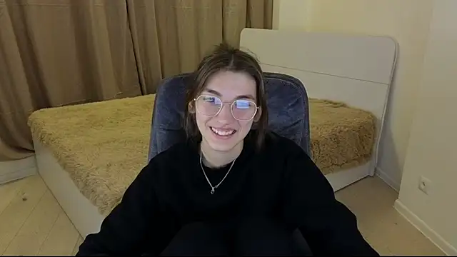 EmmaCherry7 online show from December 11, 2024, 4:20 pm