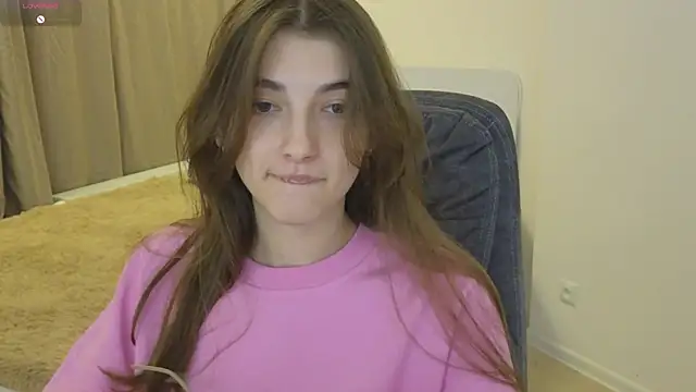 EmmaCherry7 online show from March 19, 2025, 7:49 pm