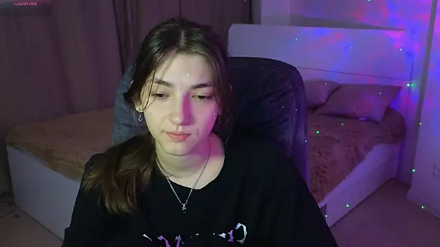 EmmaCherry7 online show from March 14, 2025, 5:46 pm