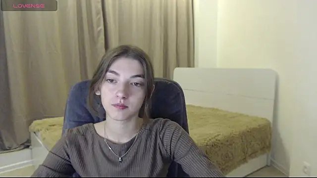 EmmaCherry7 online show from December 7, 2024, 3:58 pm