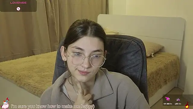 EmmaCherry7 online show from March 10, 2025, 8:45 pm