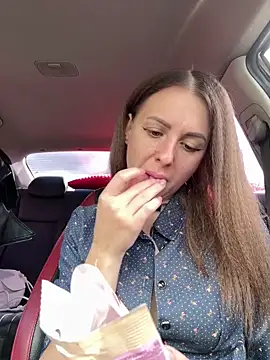 Marii Ann online show from September 26, 2025, 10:11 am