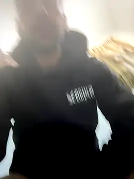 Snapshot of Enzoblood1 chatting on January 8, 2026, 12:05 am Enzoblood1 online show from January 8, 2026, 12:05 am