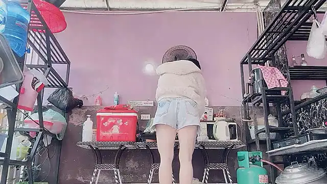 LinhChi 9x online show from January 13, 2026, 1:20 am