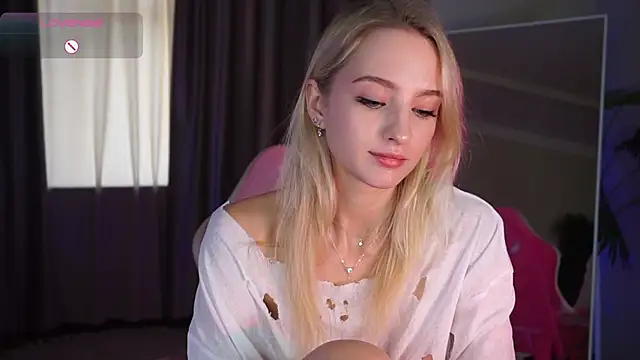 Snapshot of MickeyMyers chatting on September 26, 2025, 12:12 pm MickeyMyers online show from September 26, 2025, 12:12 pm