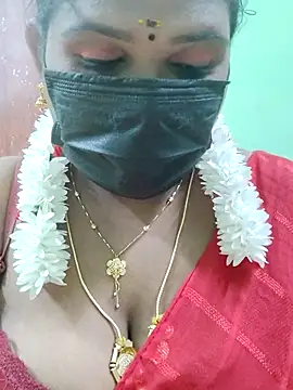 Snapshot of malliga98 chatting on October 13, 2025, 6:09 pm malliga98 online show from October 13, 2025, 6:09 pm