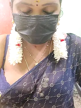 Snapshot of malliga98 chatting on October 24, 2025, 5:45 pm malliga98 online show from October 24, 2025, 5:45 pm