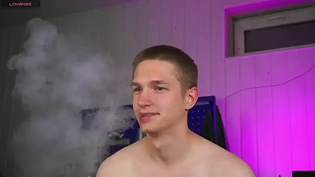 Snapshot of dustyn_fox chatting on October 2, 2025, 4:43 pm dustyn fox online show from October 2, 2025, 4:43 pm