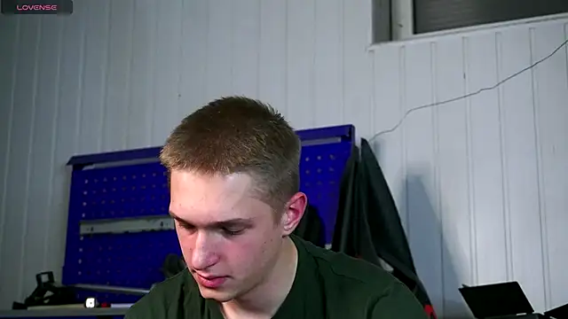 dustyn fox online show from November 5, 2025, 3:37 pm