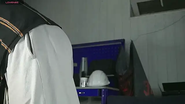 Snapshot of dustyn_fox chatting on October 7, 2025, 4:41 pm dustyn fox online show from October 7, 2025, 4:41 pm