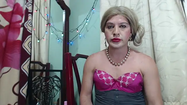 Snapshot of Bianca_Vega chatting on January 22, 2025, 11:43 pm Bianca Vega online show from January 22, 2025, 11:43 pm