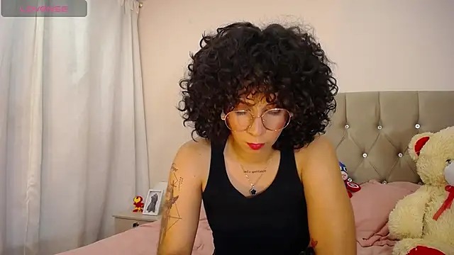 zoe alanaa online show from October 22, 2025, 11:36 pm