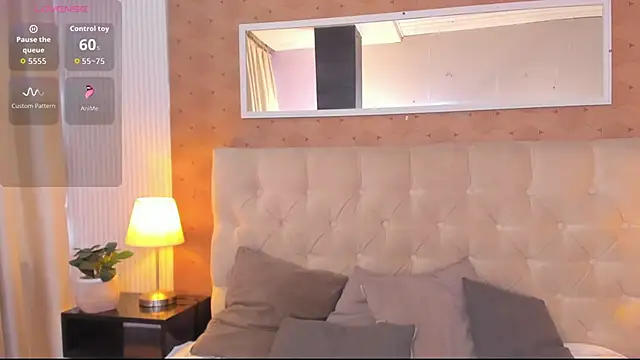 zoe alanaa online show from October 18, 2025, 8:11 pm