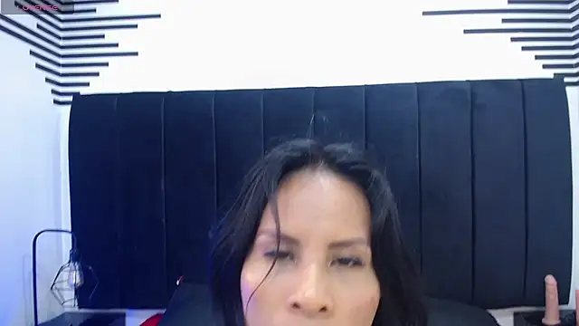 Snapshot of Anthonelaa__ chatting on February 25, 2025, 6:23 pm Anthonelaa   online show from February 25, 2025, 6:23 pm