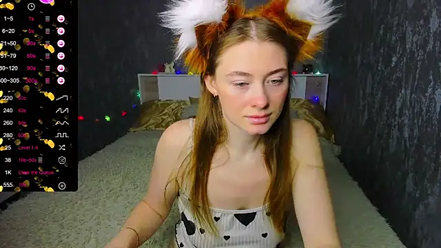 Demure Smile online show from November 9, 2025, 3:54 am