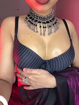 Hot-sexy222 online show from November 5, 2025, 3:48 pm