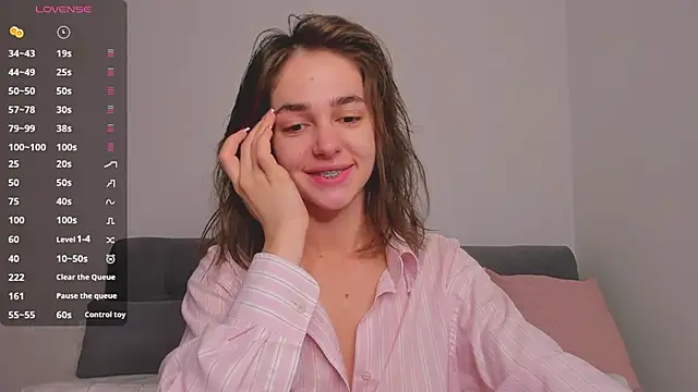 JudyAngil online show from December 1, 2025, 6:14 am