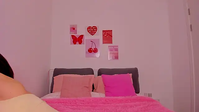 JudyAngil online show from April 14, 2026, 5:12 am