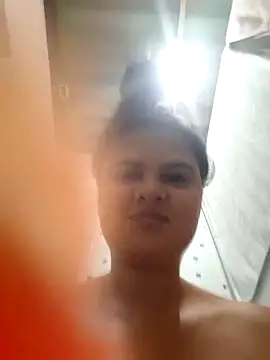 Snapshot of sexy-latin10 chatting on September 18, 2025, 11:02 am sexy-latin10 online show from September 18, 2025, 11:02 am